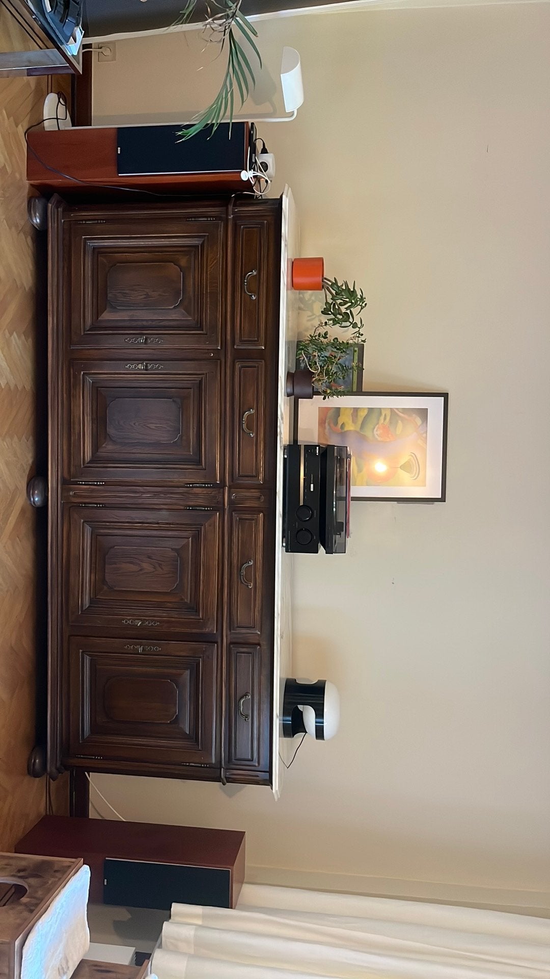 Grote houten antieke dressoir (buffetkast) met marmeren blad, Ophalen