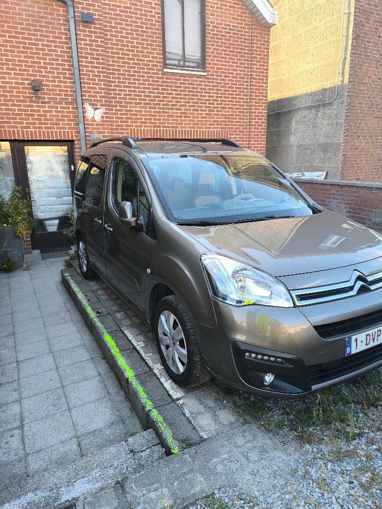Citroën berlingo, Autos, Citroën, Particulier, Berlingo, ABS, Phares directionnels, Airbags, Air conditionné, Climatisation automatique