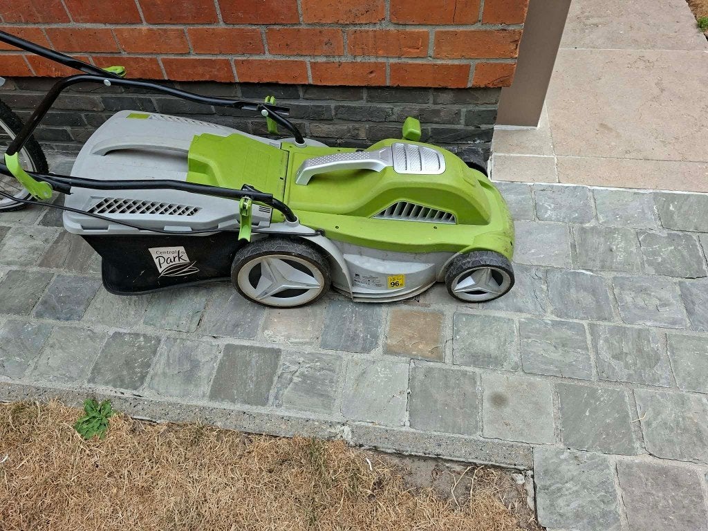 1 grasmachine met bak, Ophalen
