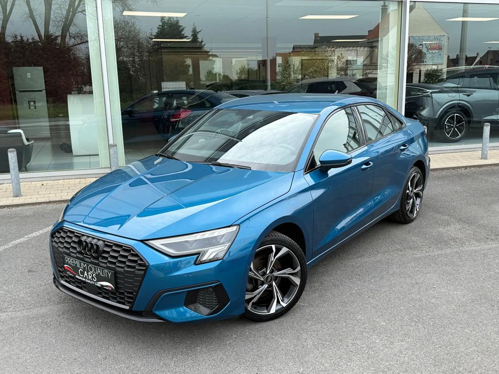 Audi A3 AUTOMATIQUE / CARPLAY / CHAUFFAGE DES SIÈGES / KEYL, Autos, 121 g/km, Achat, Entreprise, Carnet d'entretien