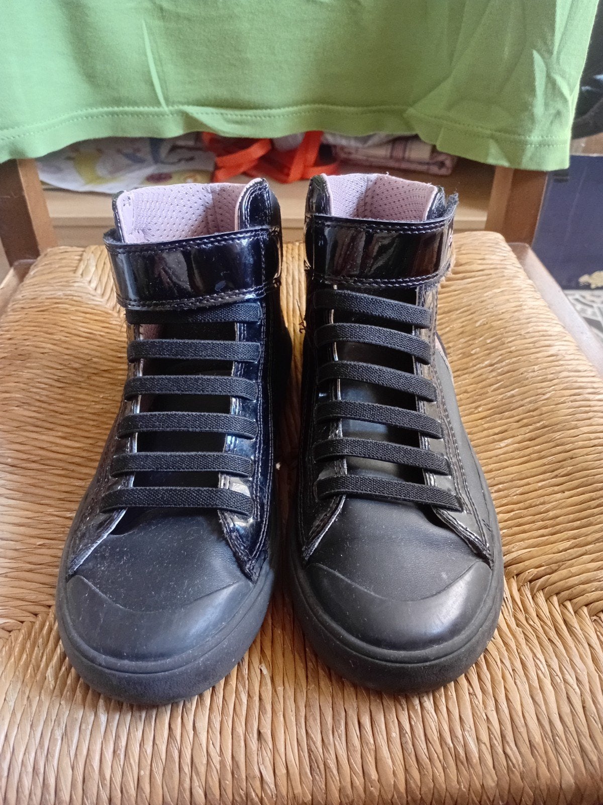 Bottines Geox, Enlèvement