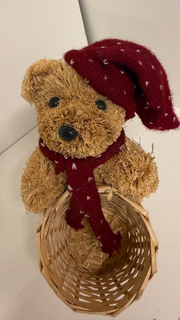 Joli ours de Noël décoratif avec panier en osier, Enlèvement ou Envoi, Osier, Comme neuf, Panier