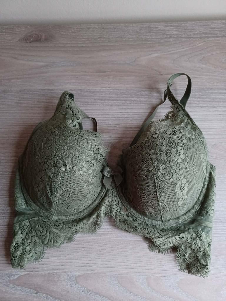 8 bh's van Hunkemöller (Fr 85E - Eu 70E), Hunkemöller, Ophalen of Verzenden, Overige kleuren, BH