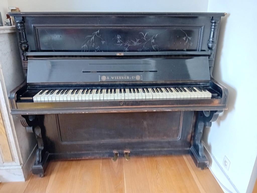 Piano droit A. Wiesner & Co – Style ancien, Musique & Instruments, Pianos, Enlèvement, Utilisé, Noir, Piano
