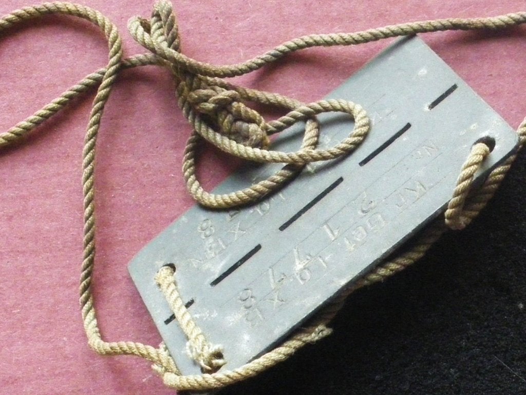 Plaque d'identification d'un Belge prisonnier au Stalag XB, Collections, Envoi, Armée de terre, Emblème ou Badge