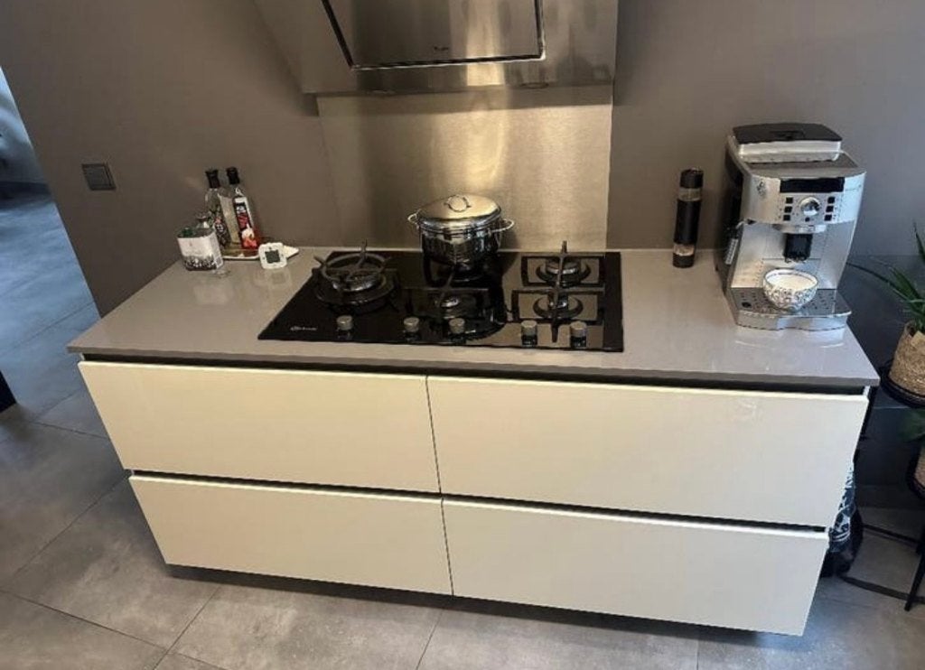 ✨DESIGN HOOGGLANS KEUKEN MET KOOKEILAND  ✨, Huis en Inrichting, Wit, Graniet of Steen, Dubbelwandige keuken, Ophalen of Verzenden