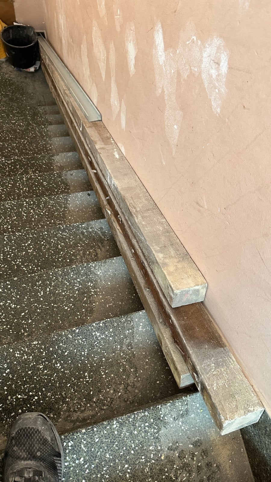 3 gros chevrons poutrelle en bois de 4 metres, Bricolage & Construction, Enlèvement, Comme neuf