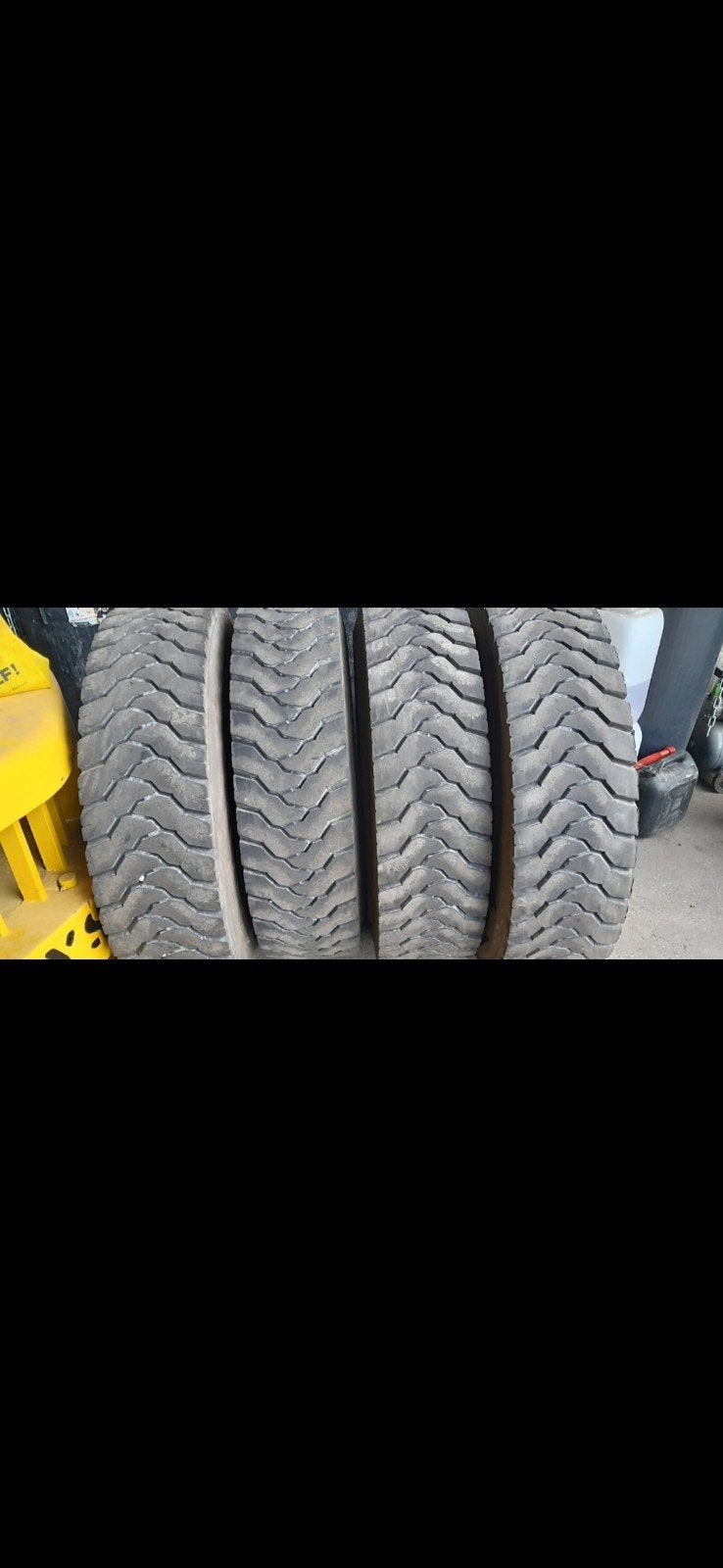 4 pneus camion chantier continental Cross trac