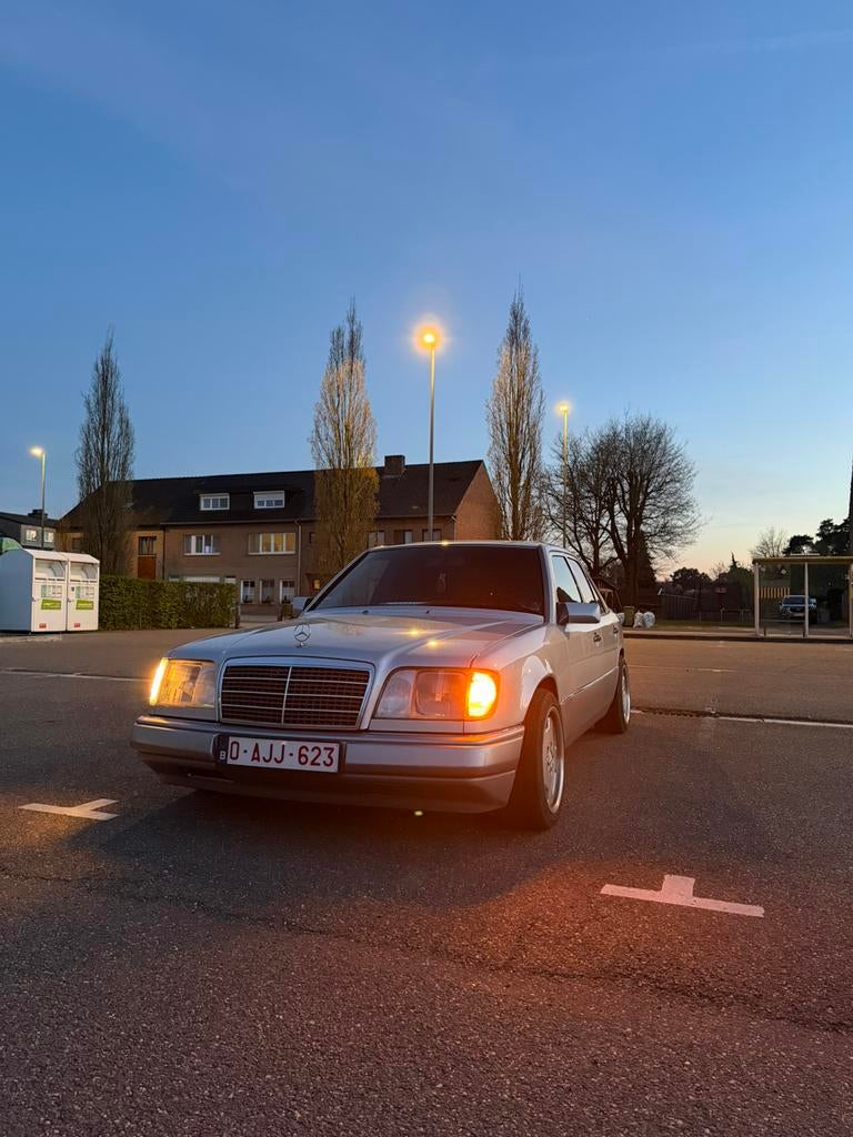 Mercedes w124 e200 1994, Auto's, Automaat, Particulier, Te koop, Benzine