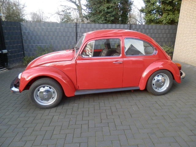 VW Beetle 1200 cc. construite en 1985, bon état., Autos, Rouge, Achat, Noir, 2 portes