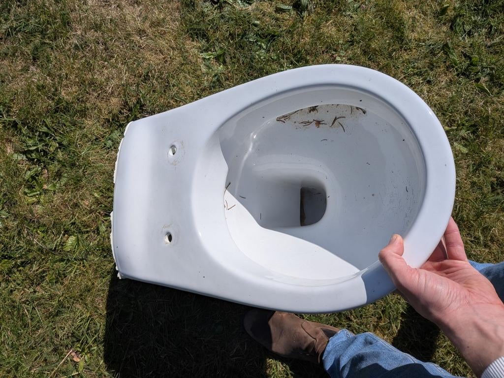 Van Marcke Arto, Enlèvement, Toilettes