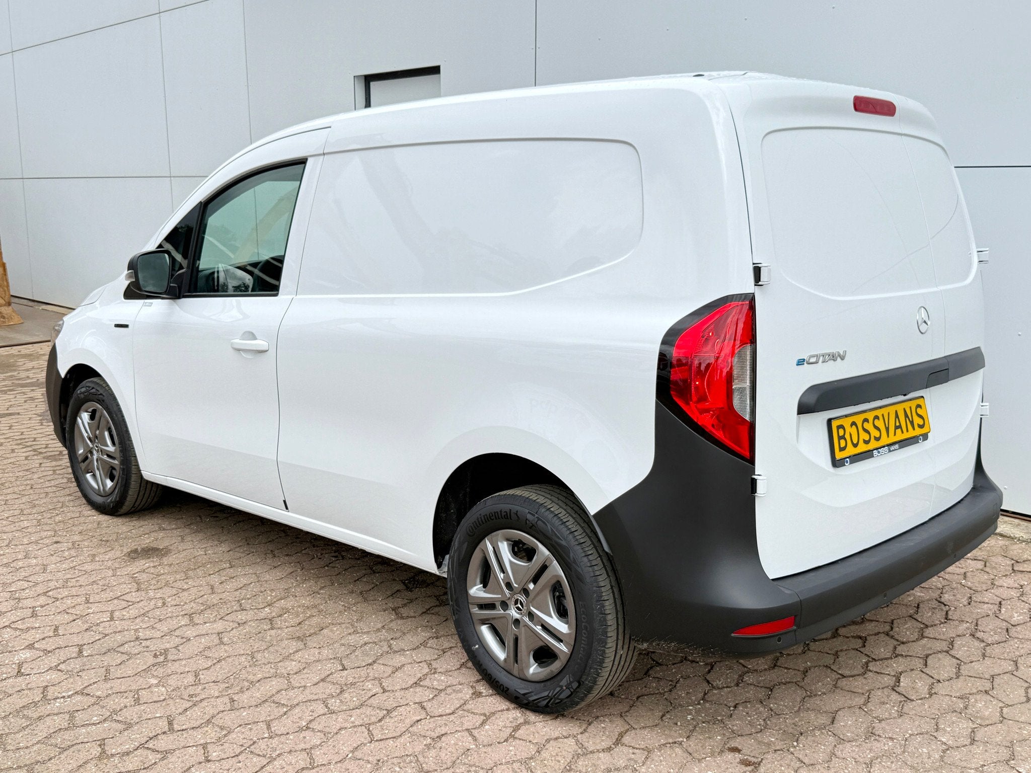Nieuw! L1 Elektrisch 300km WLTP 75KW Snelladen Climate Contr, 1270 kg, Wit, Mercedes-Benz, Nieuw