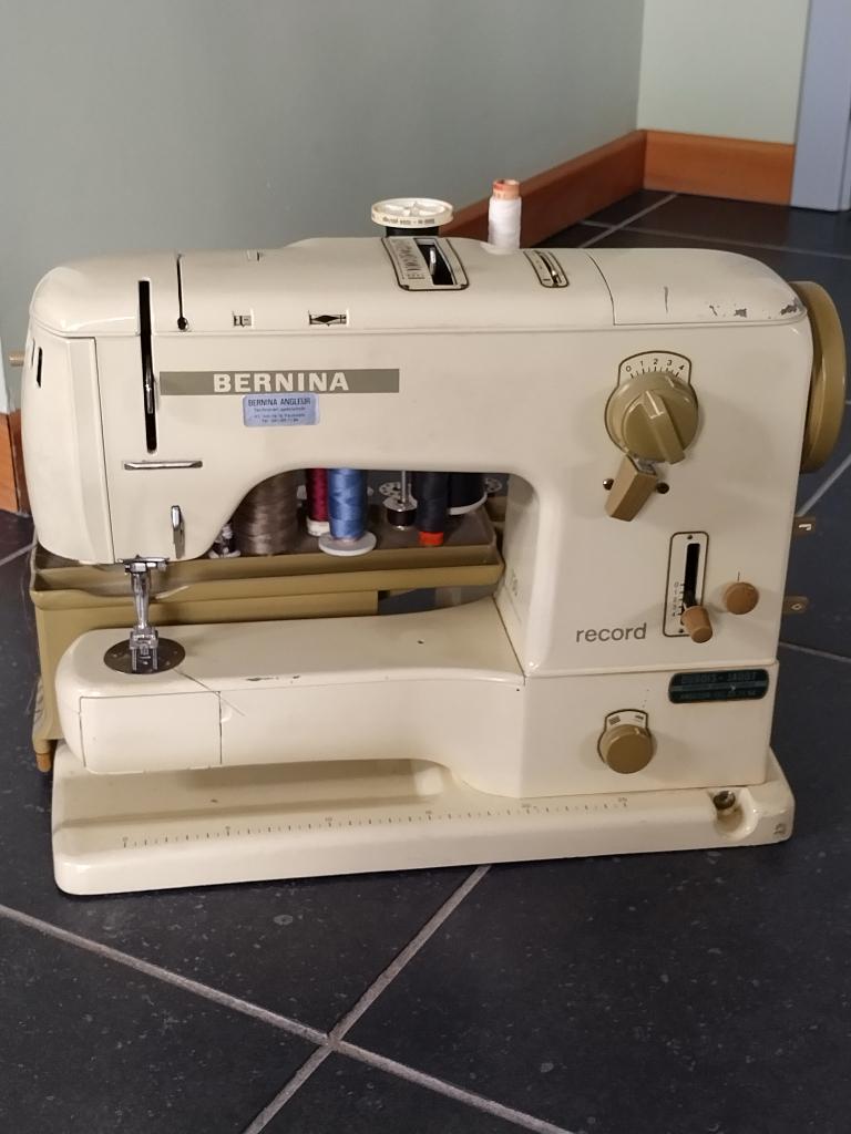 Machine à coudre BERNINA Record, Enlèvement, Utilisé, Machine à coudre, Bernina