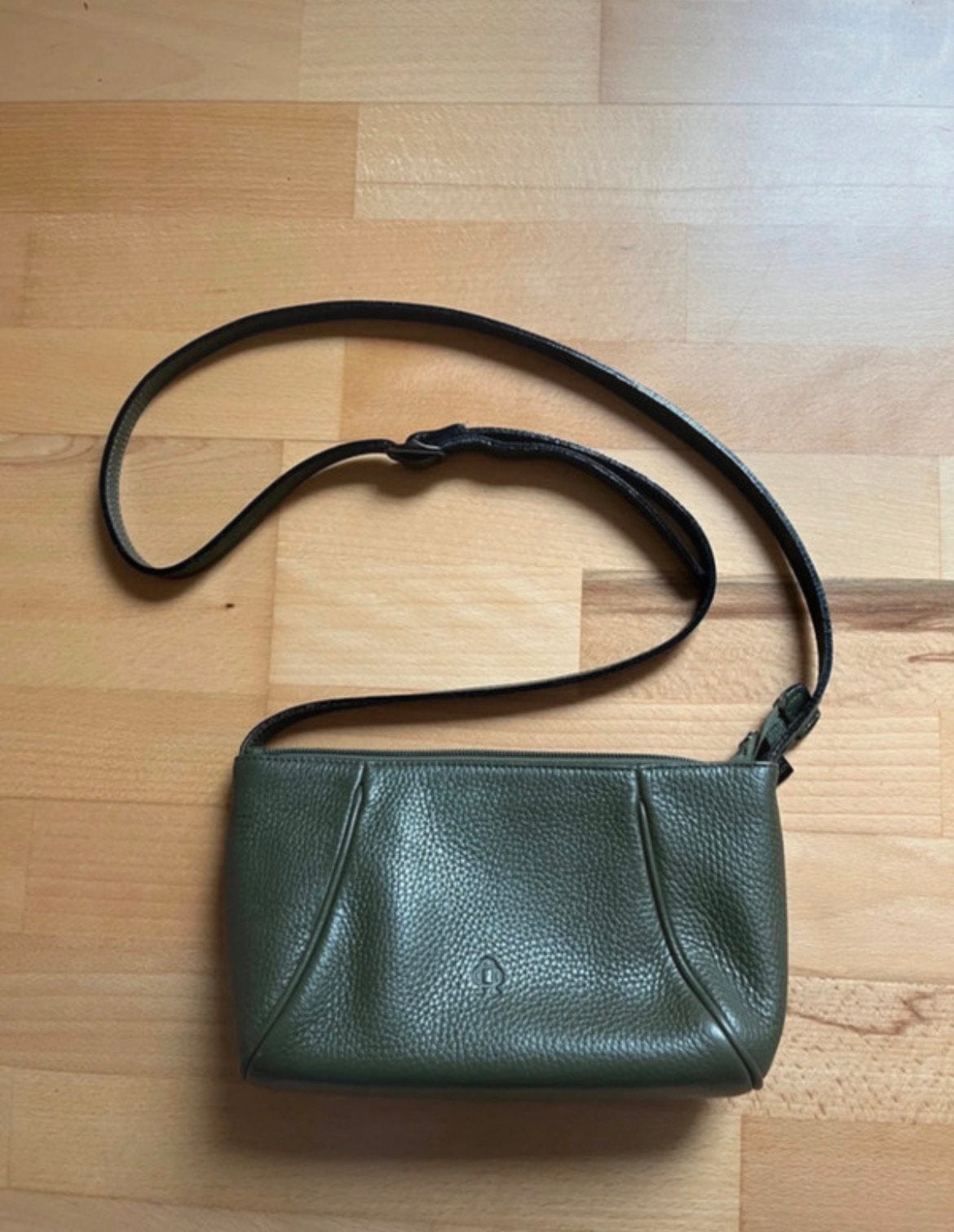 Khaki groene crossbody van nobody, Handtassen en Accessoires, Tassen | Damestassen, Ophalen of Verzenden, Zo goed als nieuw