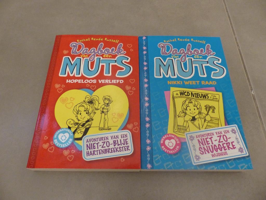 2 boeken Dagboek van een Muts - € 5/stuk, Ophalen of Verzenden, Zo goed als nieuw
