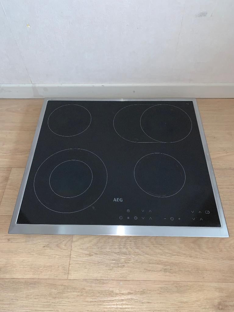 Taque de cuisson vitrocéramique AEG, Electroménager, 4 zones de cuisson, Enlèvement, Utilisé, Encastré