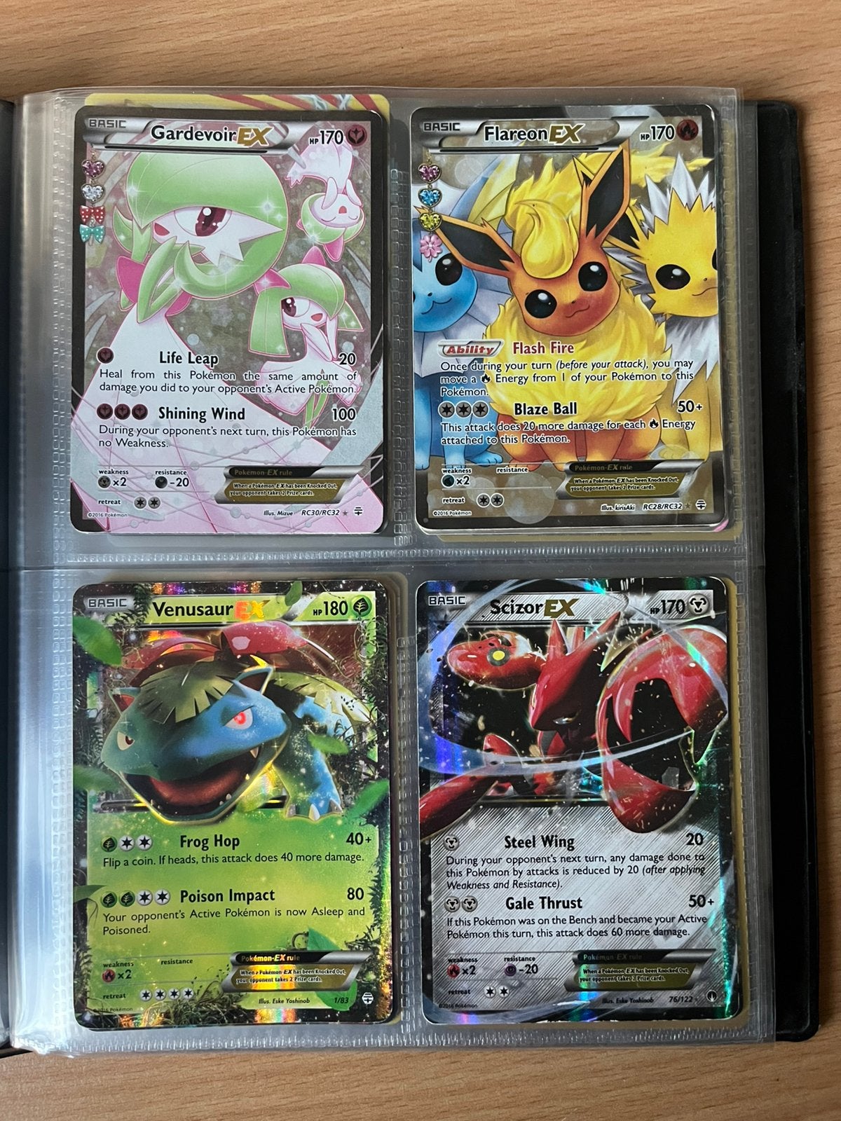 Pokémon map met kaarten ter waarde van 1000 euro, Ophalen of Verzenden, Zo goed als nieuw