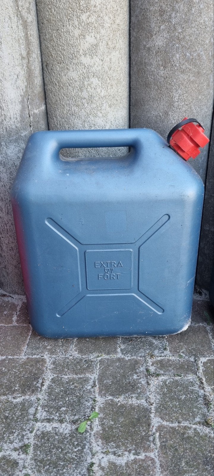 Fuel jerrycan verschillende modellen 10 en 20 liter3 van 2, Ophalen