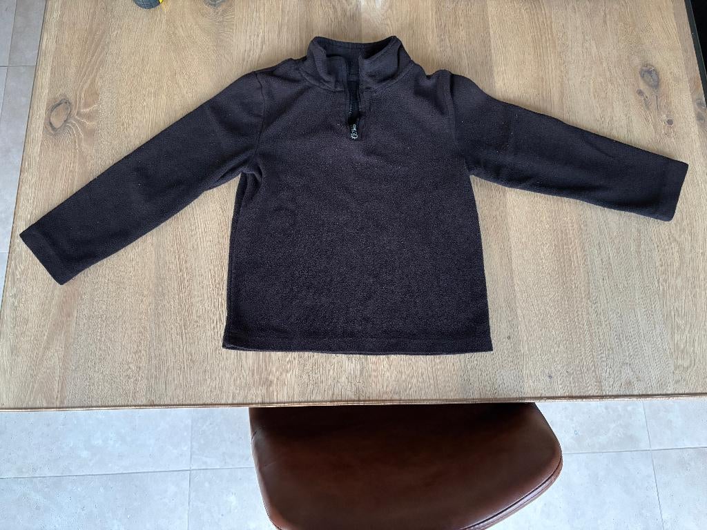zwarte fleece trui maat 110 116 - BD1, Kinderen en Baby's, Kinderkleding | Maat 110, Ophalen of Verzenden, Gebruikt, Jongen, Trui of Vest