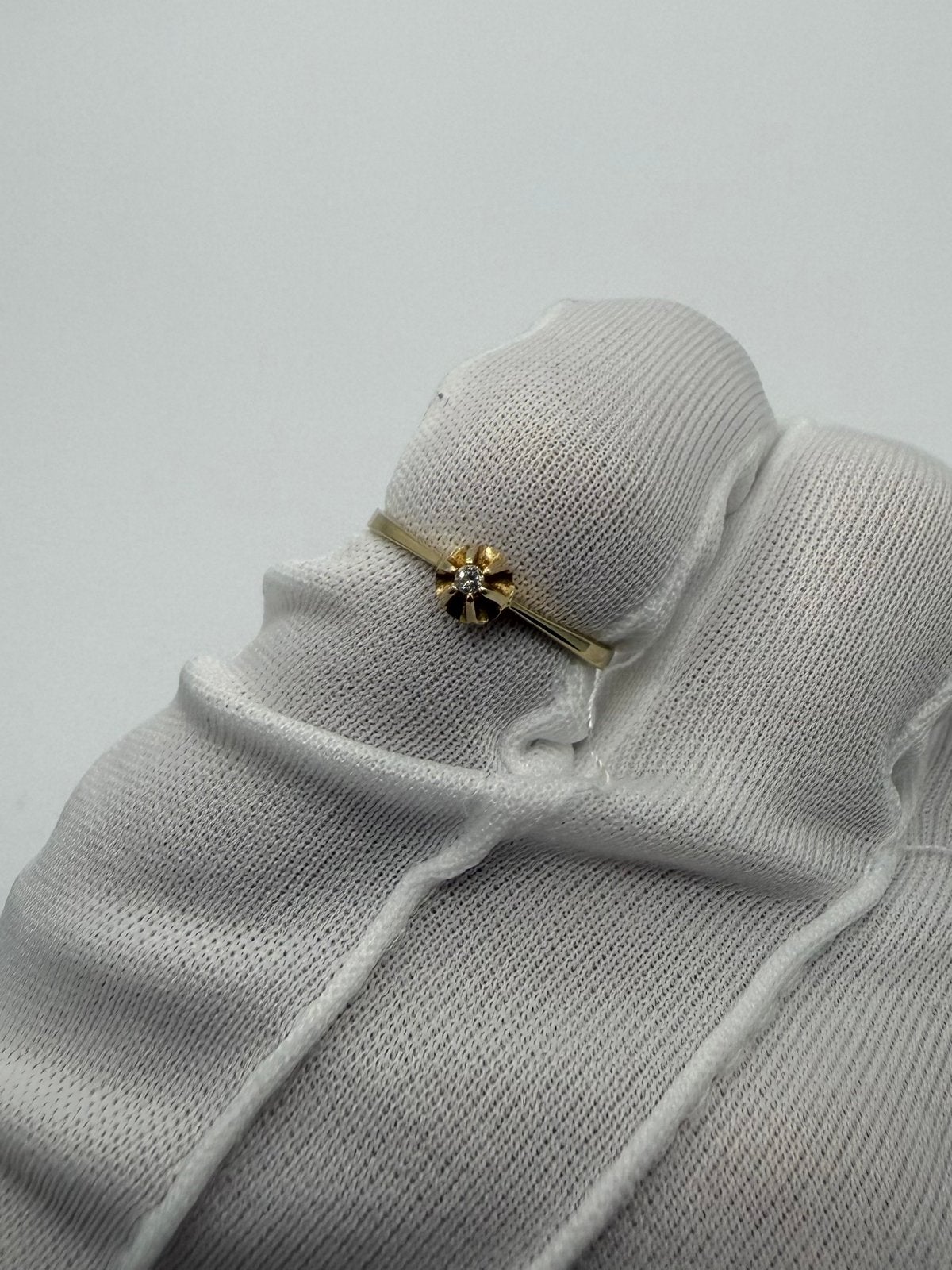 14K Gouden Ring 585 met Diamantje 18mm, Ophalen of Verzenden, Zo goed als nieuw, 17 tot 18, Met edelsteen