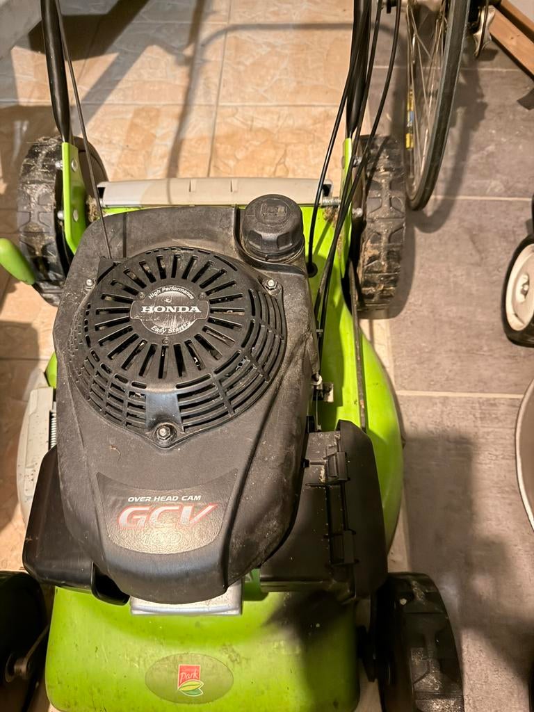 Honda zelfrijdende grasmaaier op benzine, Ophalen