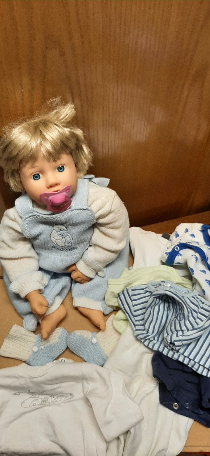 Baby pop met verschillende outfits, Ophalen of Verzenden
