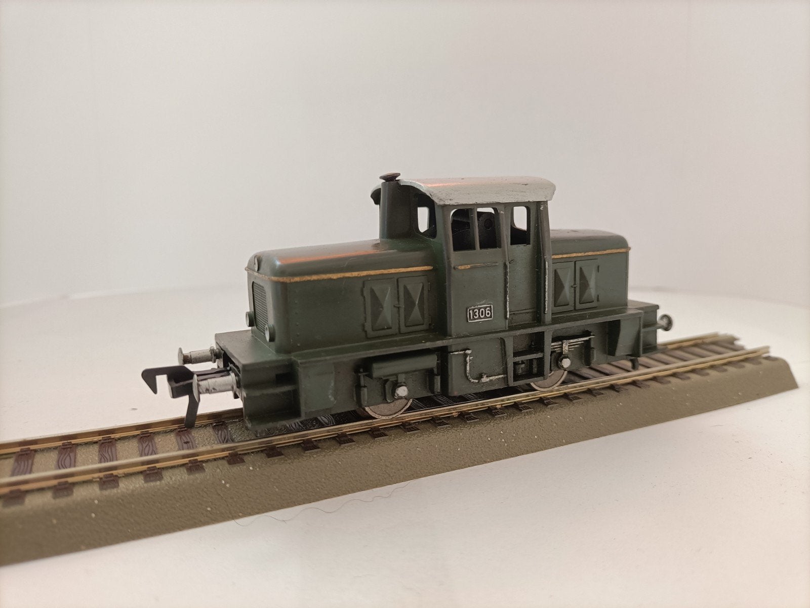 Klassieke Fleischmann H0 1306 O&K Dieselloc – Metalen Chassi, Hobby en Vrije tijd, Ophalen, Fleischmann, Analoog, Gelijkstroom