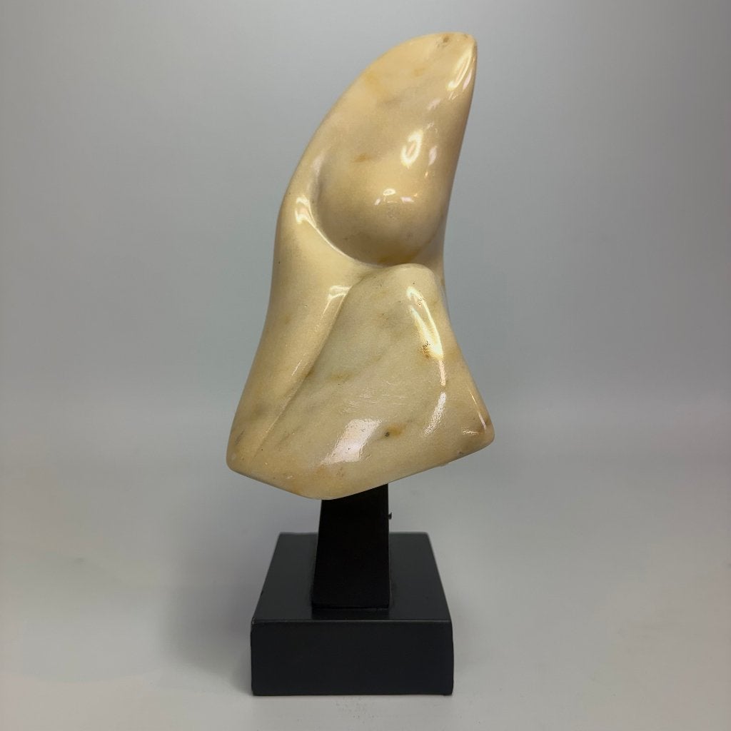 Marmeren sculptuur van Paul Baeteman, Antiek en Kunst, Natuurlijk materiaal, Ophalen of Verzenden, 20 - 50 cm, Gemerkt