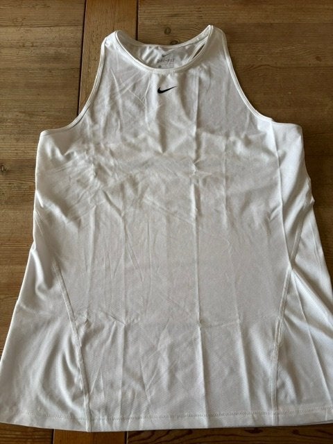 Witte shirt Nike Dri-Fit, Vêtements | Femmes, Taille 42/44 (L), Enlèvement ou Envoi, Nike, Comme neuf