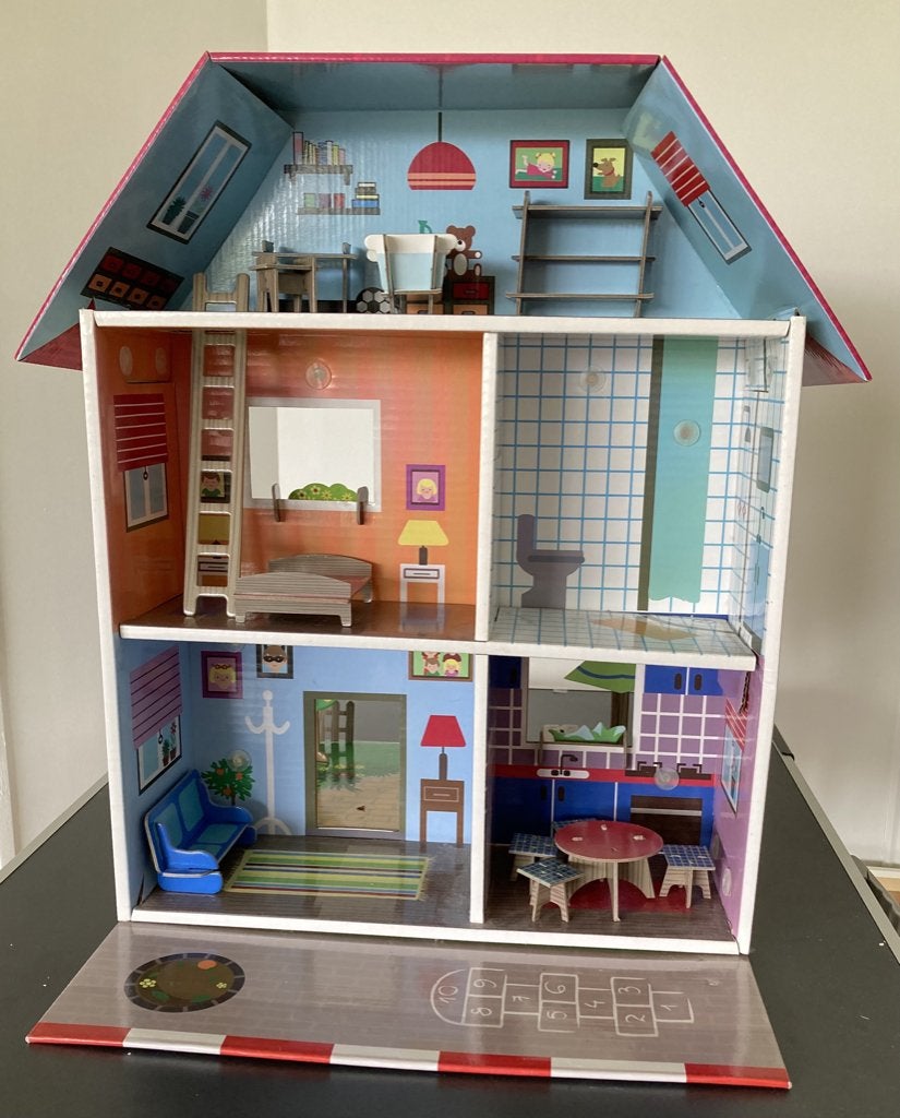 Maison de poupées avec meubles en carton, Enfants & Bébés, Jouets | Maisons de poupées, Utilisé, Maison de poupées, Enlèvement ou Envoi