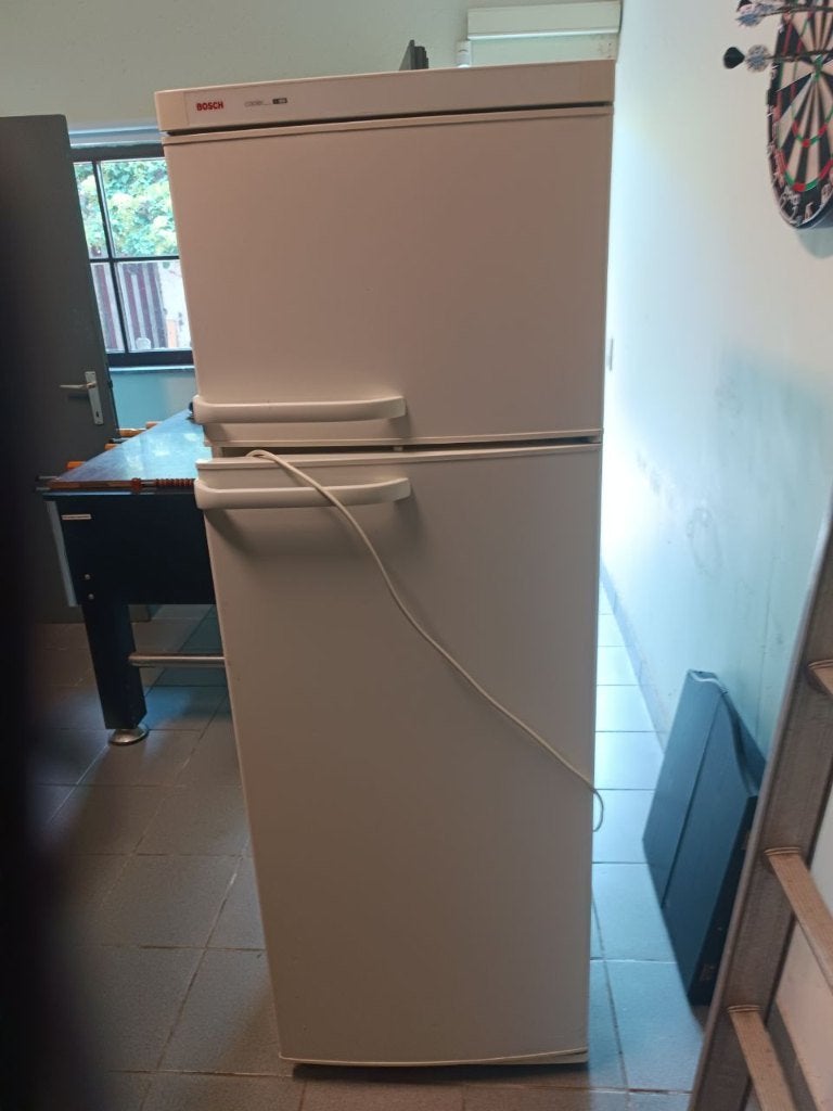 Bosch Cooler koelkast en diepvries Tekoop, Elektronische apparatuur, Koelkasten en IJskasten, Ophalen, Gebruikt, 200 liter of meer
