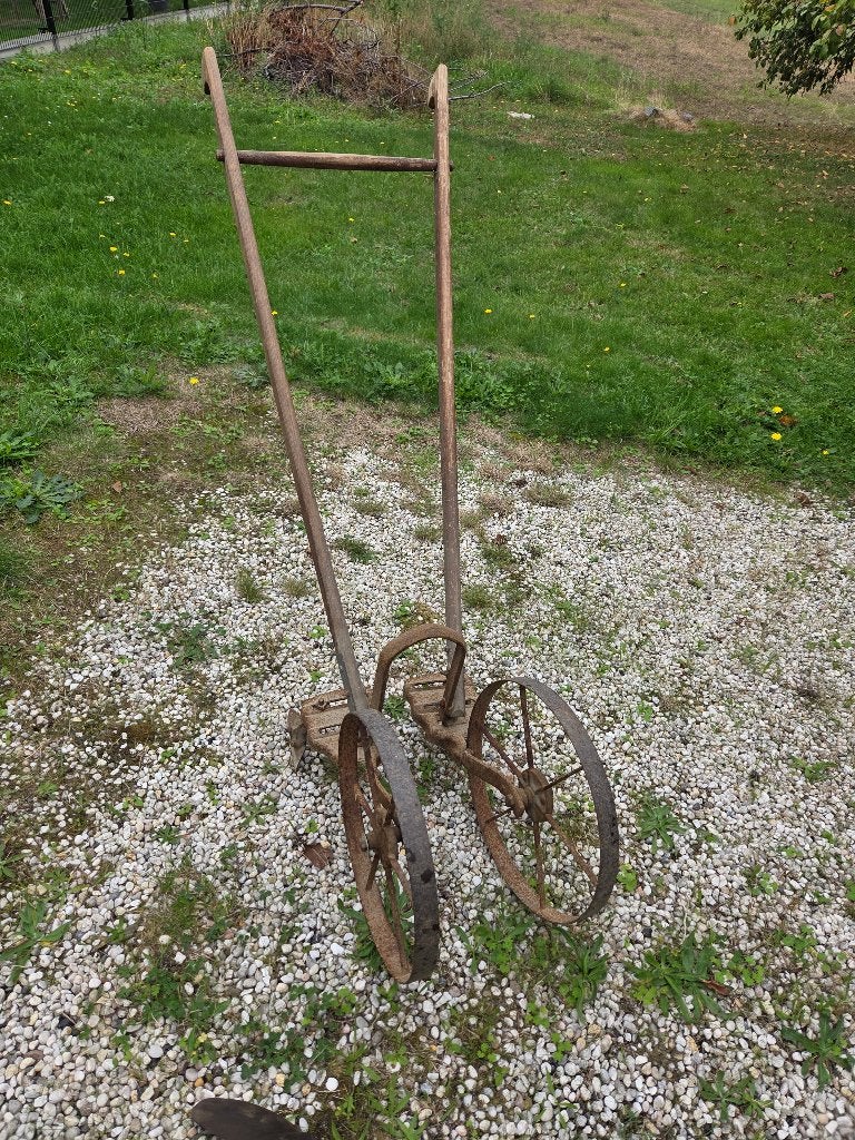 Houe à main en métal/bois à 2 roues avec 2 couteaux, Jardin & Terrasse, Enlèvement, Utilisé, Houe