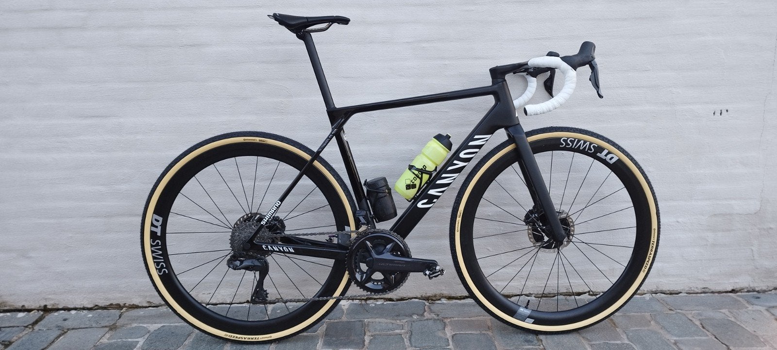 ZEER LICHTE EN SNELLE KOERSFIETS OF GRAVEL, Ophalen