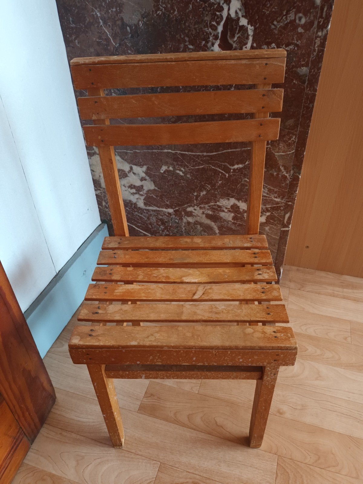 Kinder stoeltje hout, Ophalen