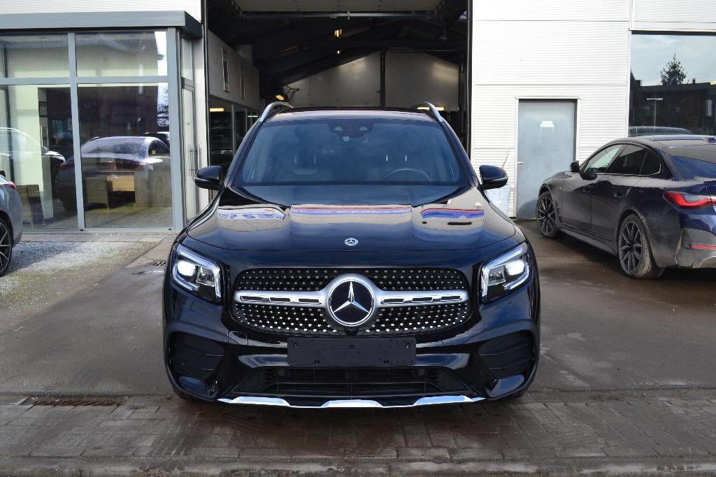 Mercedes GLB 200 AMG Line/HEATED SEATS/TREKHAAK, Auto's, Mercedes-Benz, Automaat, Achterwielaandrijving, 4 cilinders, Lichtsensor