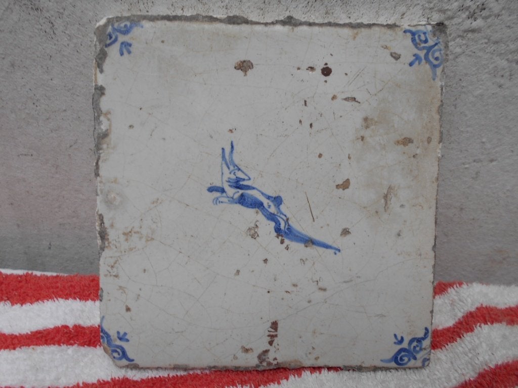 antieke DELFTSE tegel-haas?-17e eeuw, Antiek en Kunst, Ophalen of Verzenden