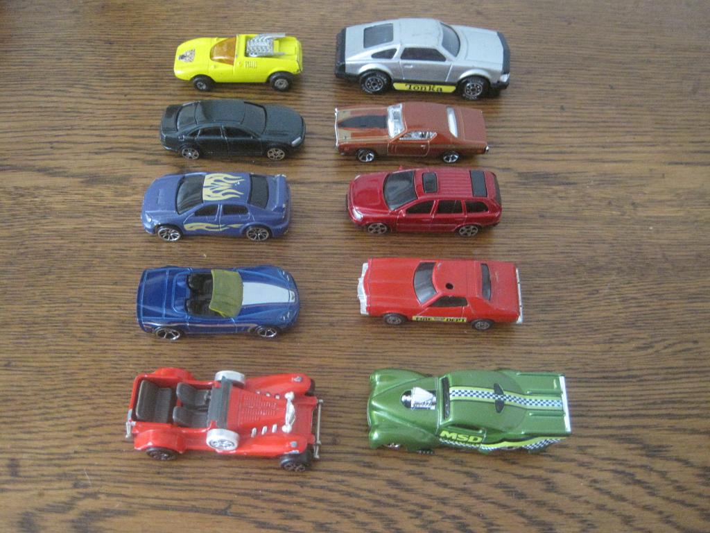 10 oude metalen speelgoedauto's, Kinderen en Baby's, Ophalen of Verzenden, Gebruikt