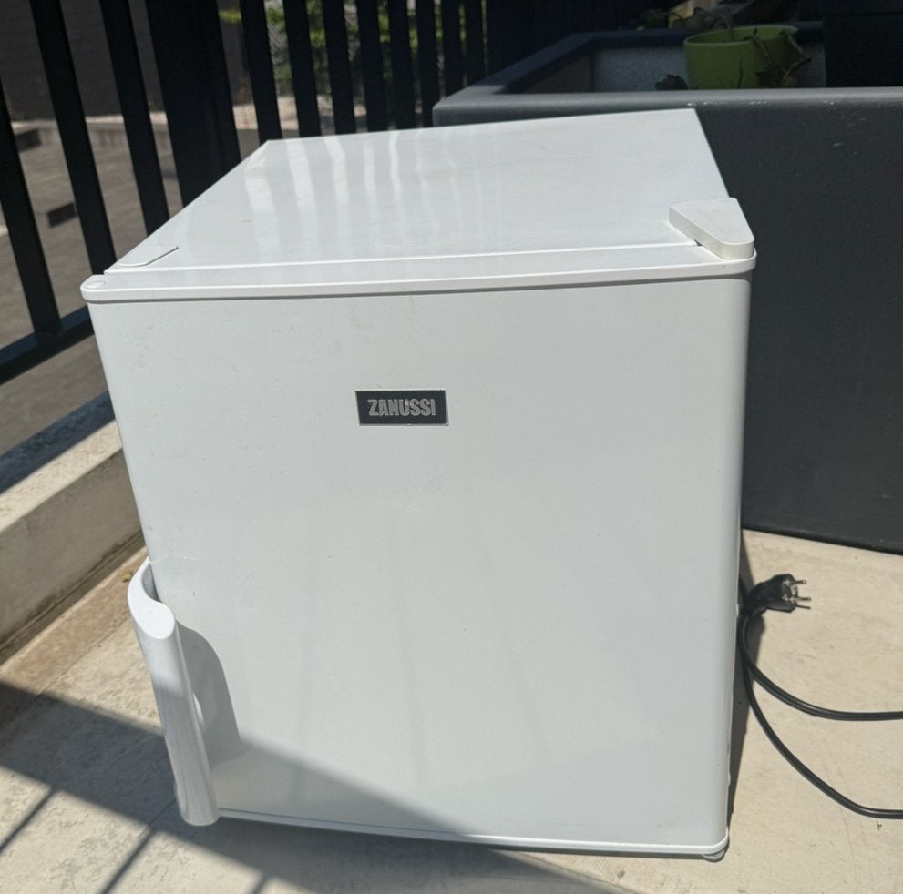 Zanussi mini vriezer - 51 cm x 44 cm, Elektronische apparatuur, Vriezers en Diepvrieskisten, Gebruikt, Minder dan 85 cm, Minder dan 60 cm