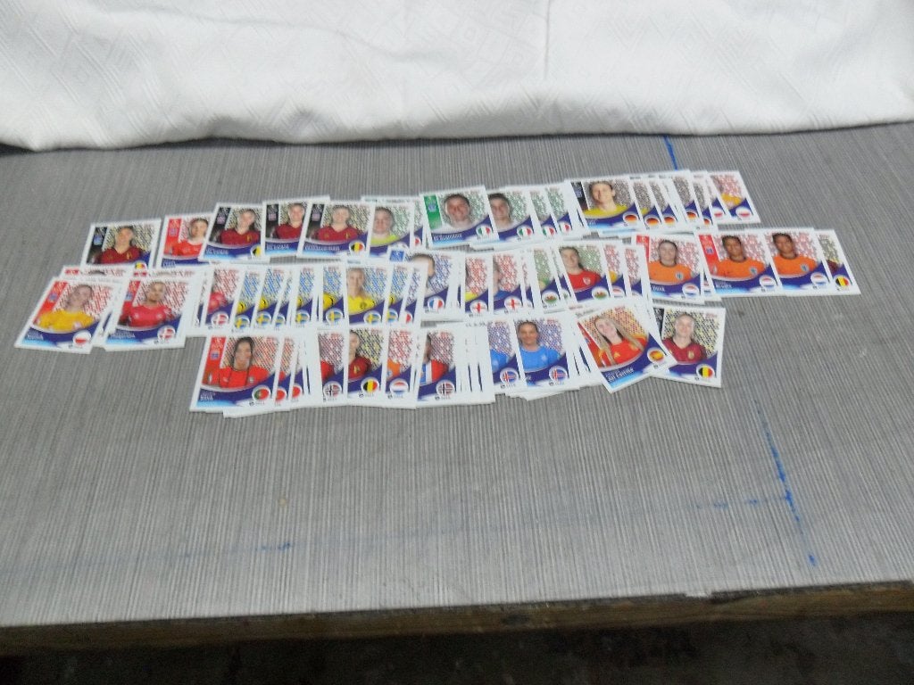 Ontbrekende stickers topps Euro 2025 voor dames, Ophalen of Verzenden, Nieuw, Poster, Plaatje of Sticker