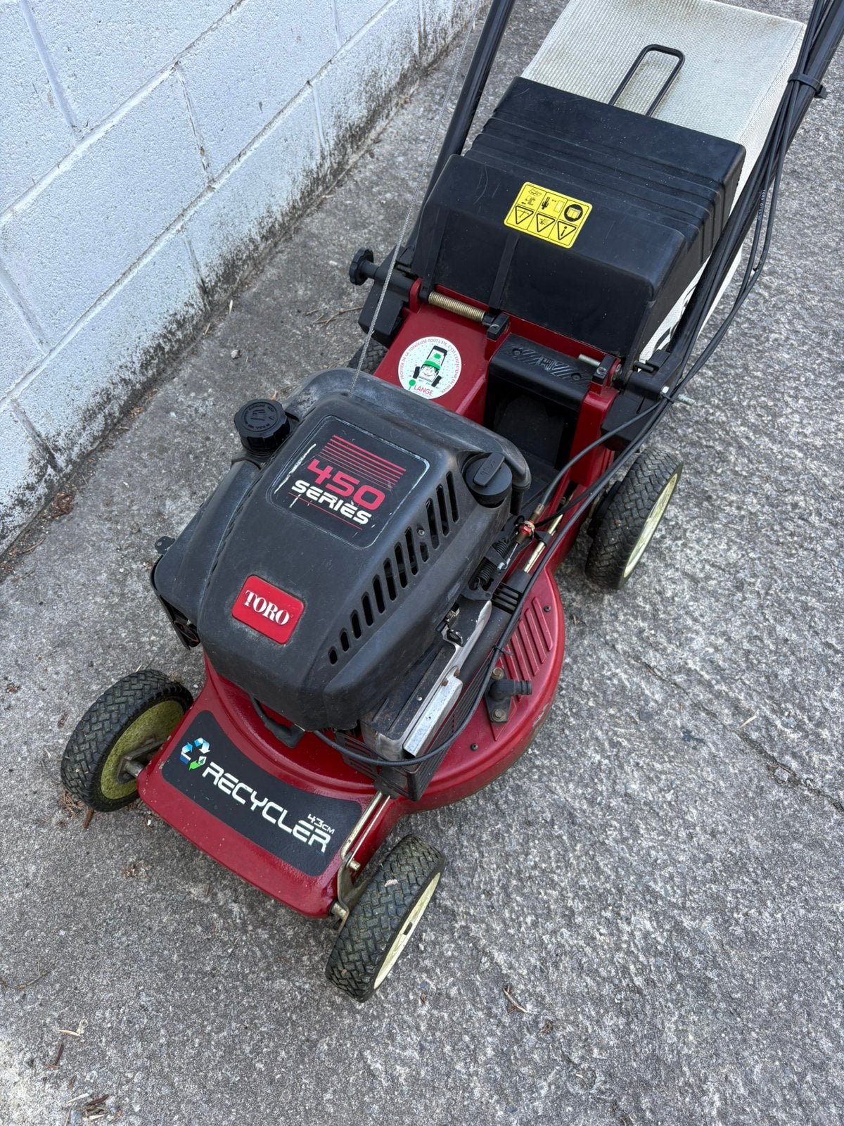 Tondeuse toro 43cm autotractée, Tondeuse rotative, Fonction de mulching, Tondeuses à gazon à essence, 40 à 49 cm