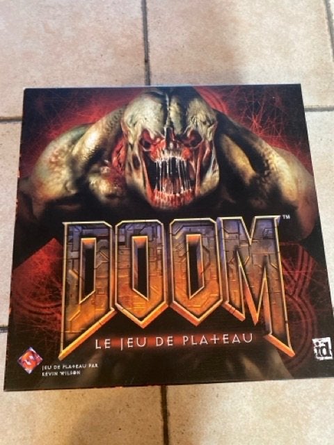 DOOM : LE JEU DE PLATEAU - superbe jeu de figurines VF NEUF, Envoi