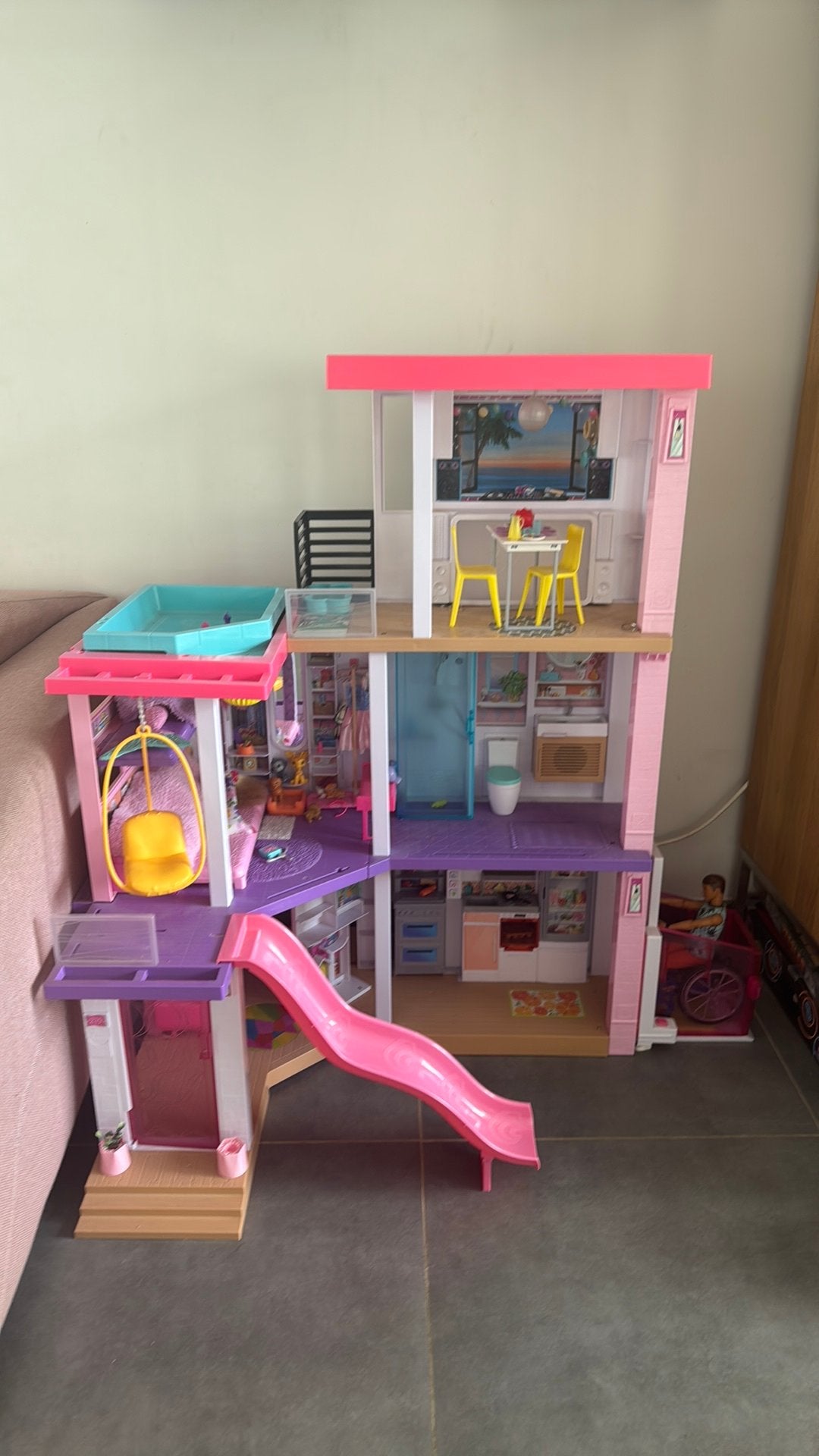 Barbie Dreamhouse met Ken in rolstoel, Enlèvement, Comme neuf, Accessoires