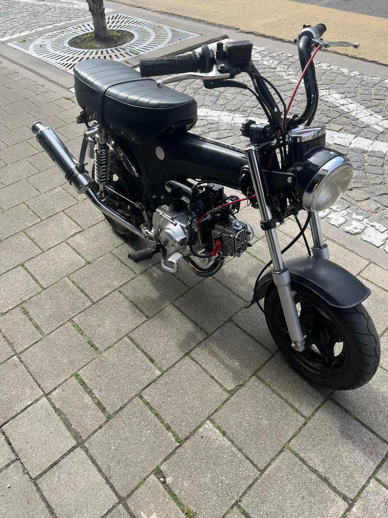 Dax, Ophalen, Zo goed als nieuw, 4 versnellingen, 50 cc