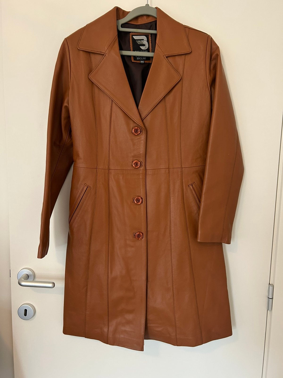Nieuwe damesjas van echt leer – cognacbruin – maat M, Kleding | Dames, Ophalen of Verzenden, Zo goed als nieuw, Maat 38/40 (M)