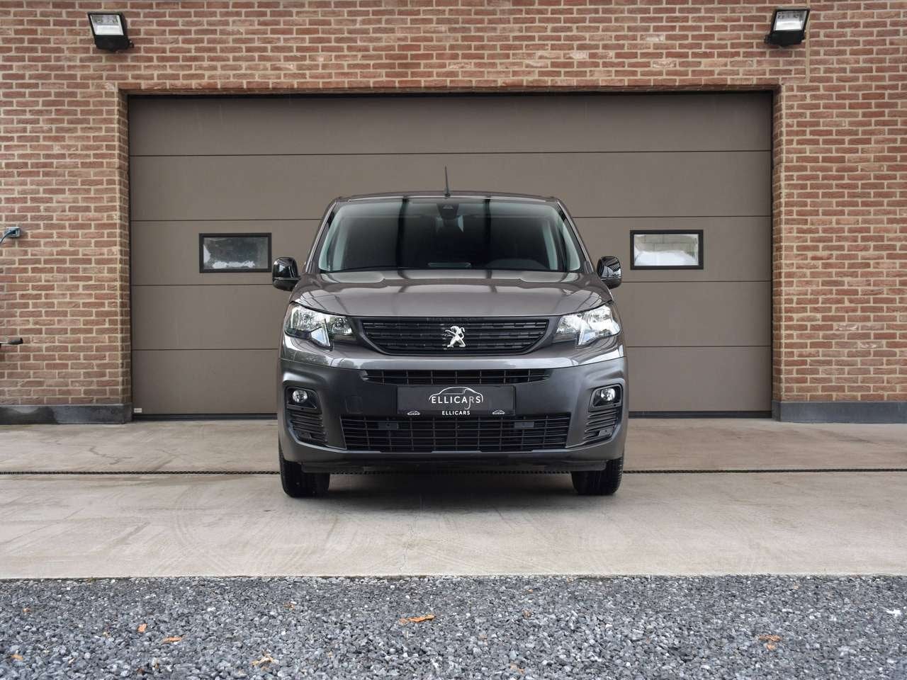 Peugeot Partner 1.5 BlueHDI L1 3 ZIT / AUTOMAAT / CARPLAY /, Zwart, 1494 kg, 0 kg, https://public.car-pass.be/vhr/01369fab-148b-49c3-b4ef-21a6e8fd00cf