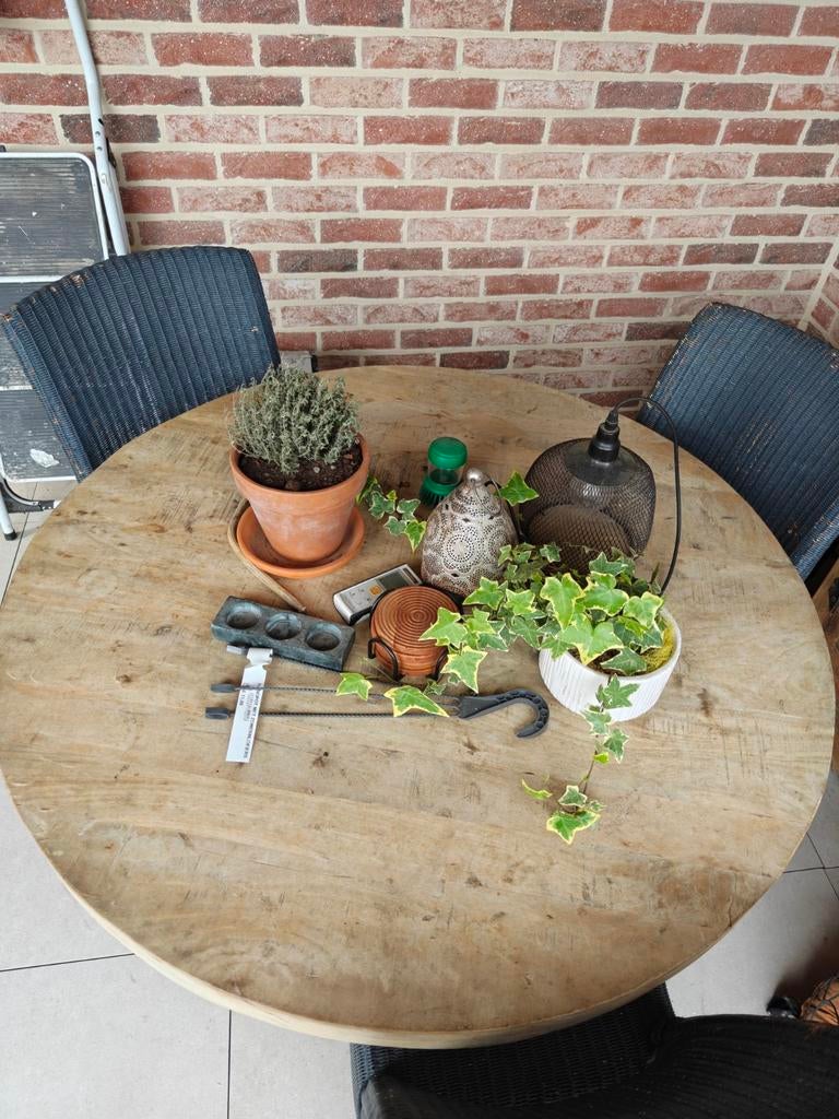 Ronde tafel op stalen voet, Tuin en Terras, Ophalen