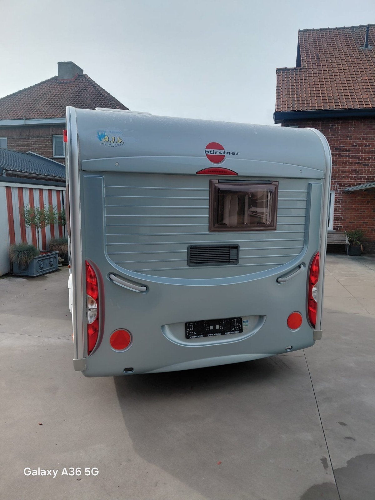 caravan burstner 4 personen Bouwjaar 2006, Douche, Vast bed, Bedrijf, Treinzit