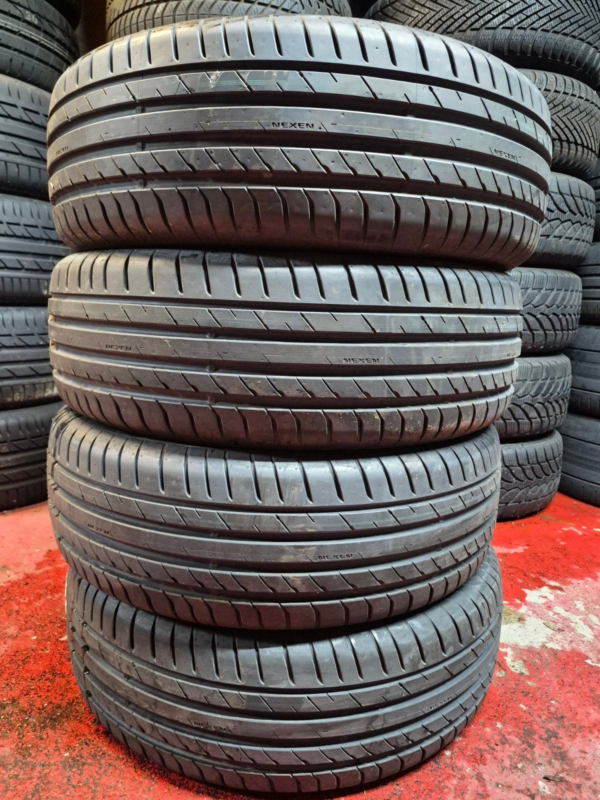 4 pneus NEUF Nexen 205/65/16 95W étoilée, Enlèvement, Neuf, Mercedes-Benz