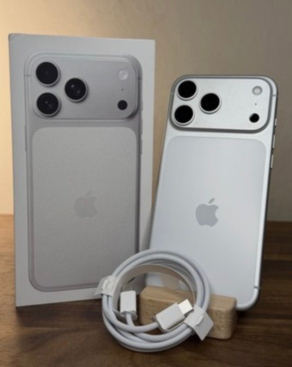 iPhone 17 Pro Max — 1 TB — grijs, Ophalen, Zo goed als nieuw, Grijs