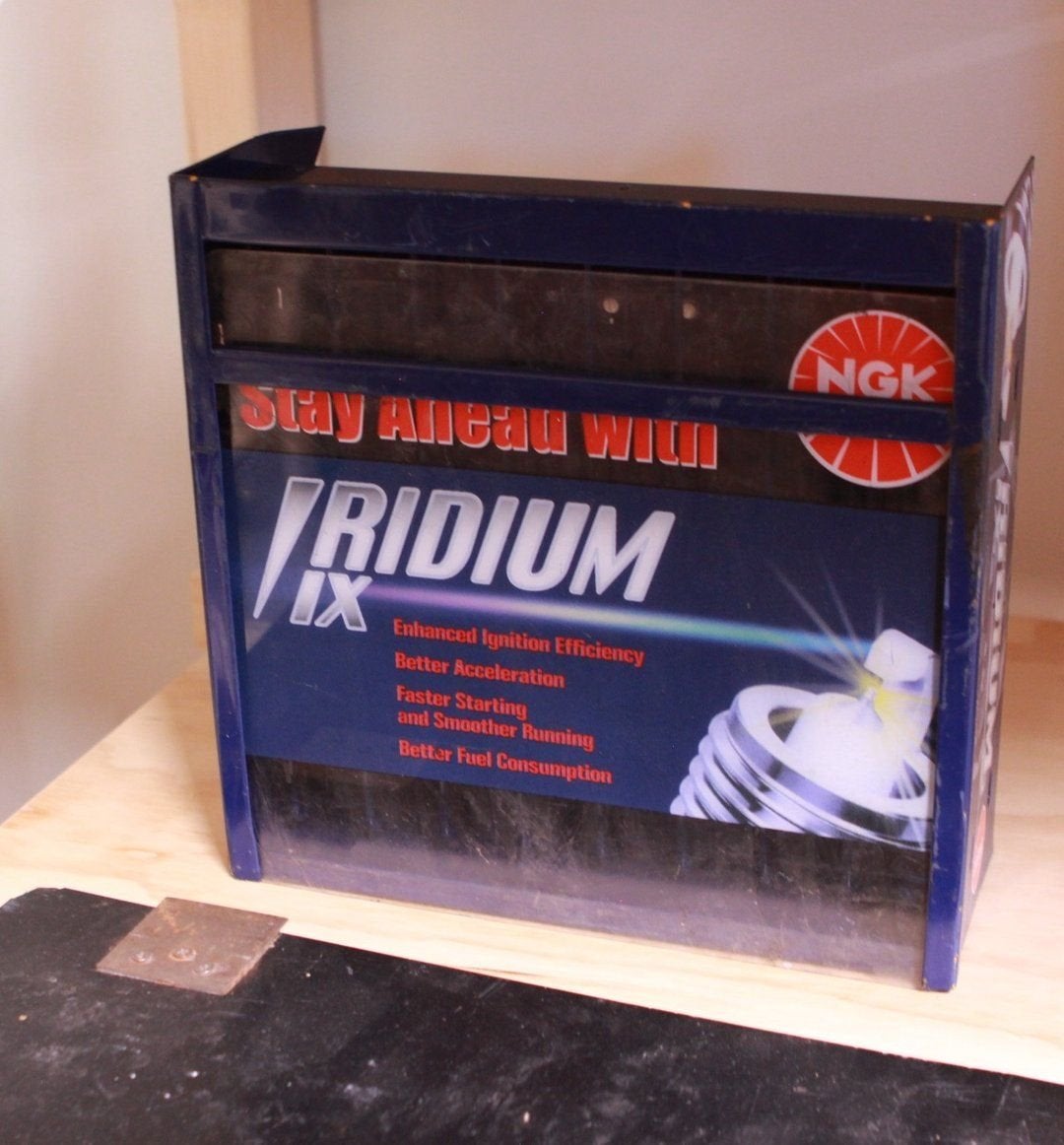 display voor NGK Iridium IX bougies, Verzamelen, Ophalen, Gebruikt, -, -